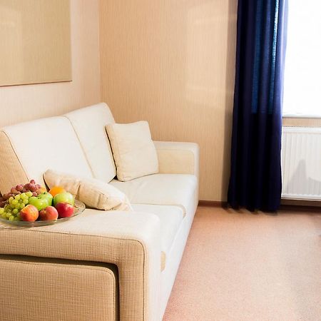 L'Ascada Hotel Śrem Esterno foto