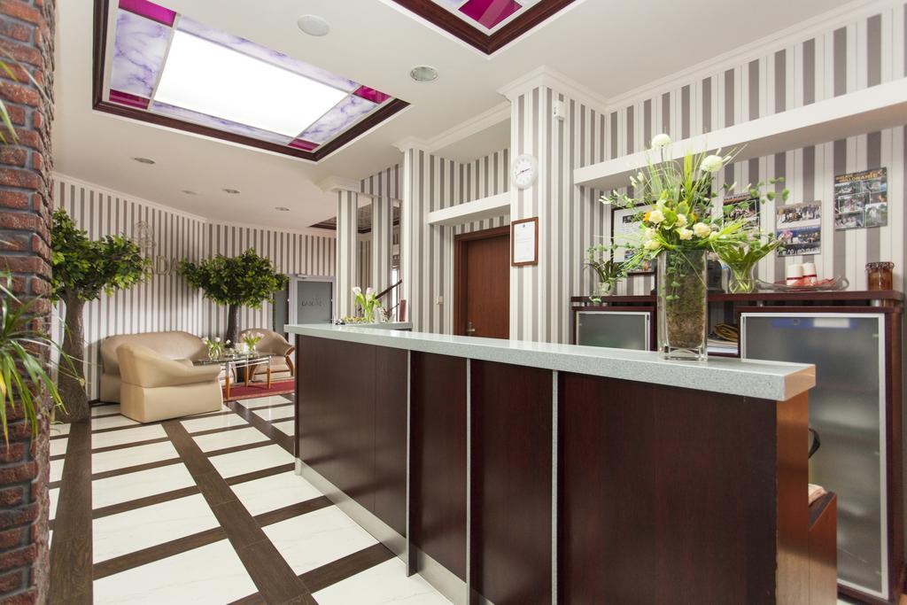 L'Ascada Hotel Śrem Esterno foto
