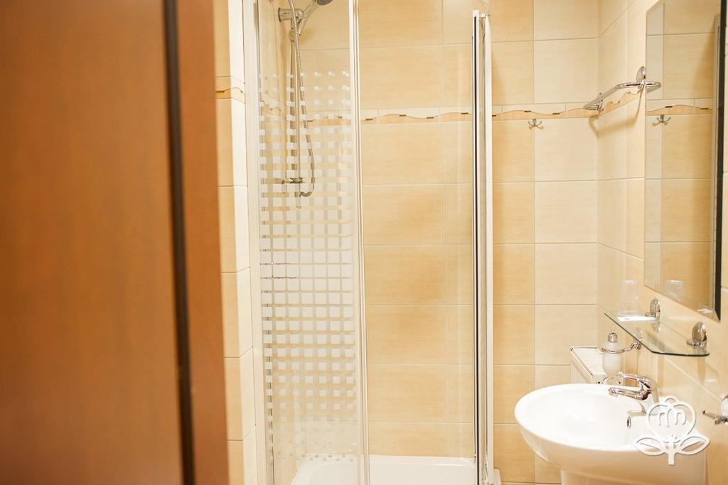 L'Ascada Hotel Śrem Esterno foto