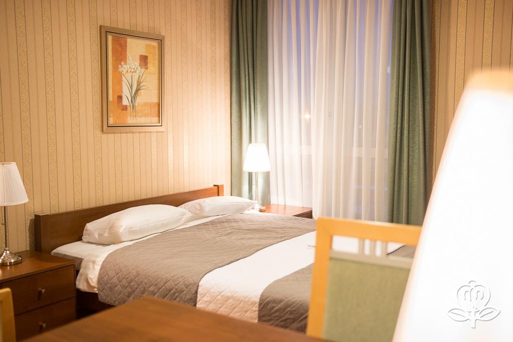 L'Ascada Hotel Śrem Esterno foto