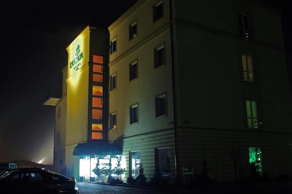 L'Ascada Hotel Śrem Esterno foto