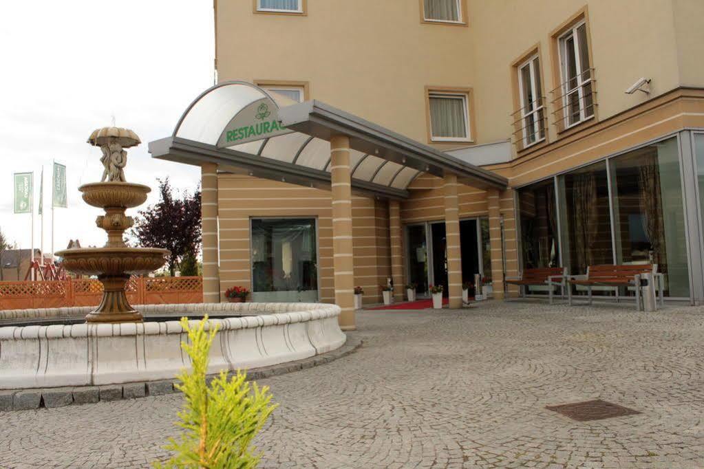 L'Ascada Hotel Śrem Esterno foto