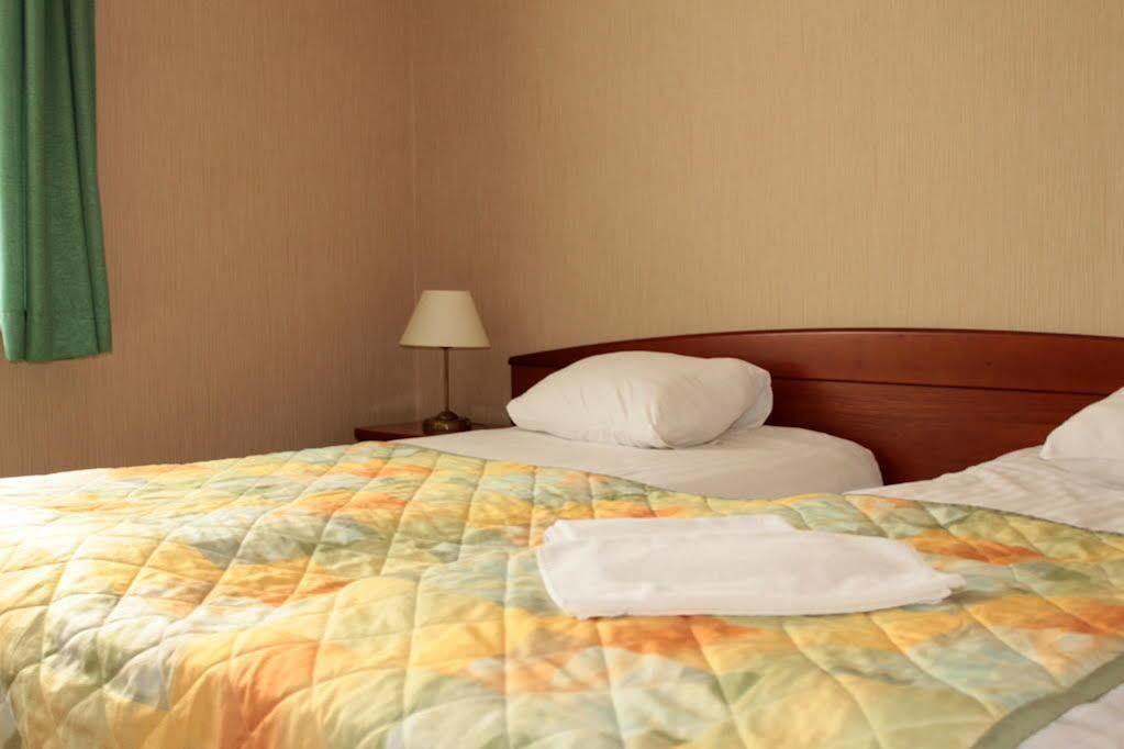 L'Ascada Hotel Śrem Esterno foto